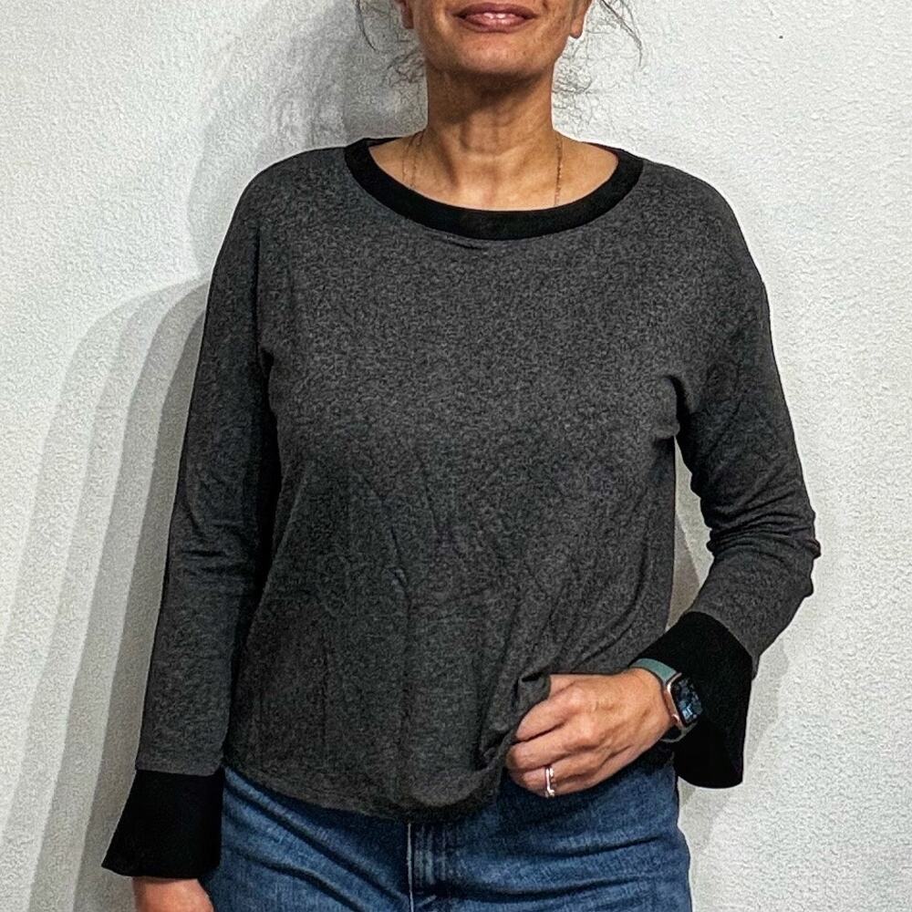 Michael Star Charcoal Flounce Sleeve Pullover Sz M NWT